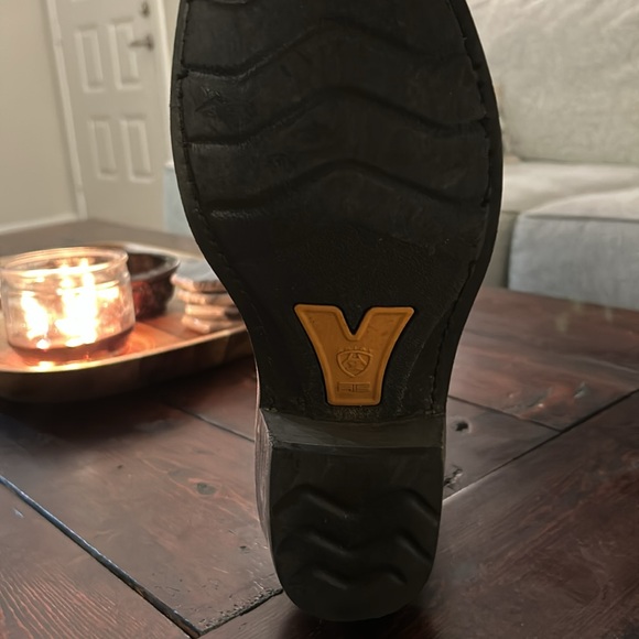 Men’s Ariat Boots - 9D - Picture 7 of 8